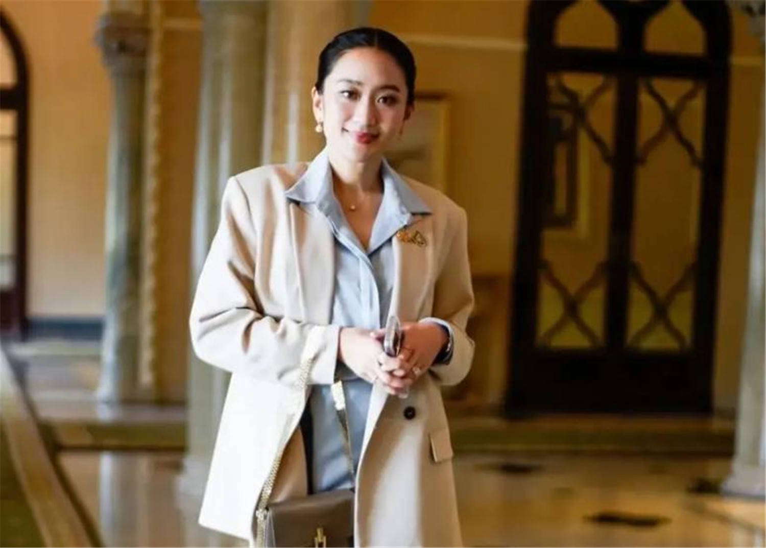 美女总理被停职，泰政客狂喜，叫嚣当总理后，发兵夺取柬埔寨4省