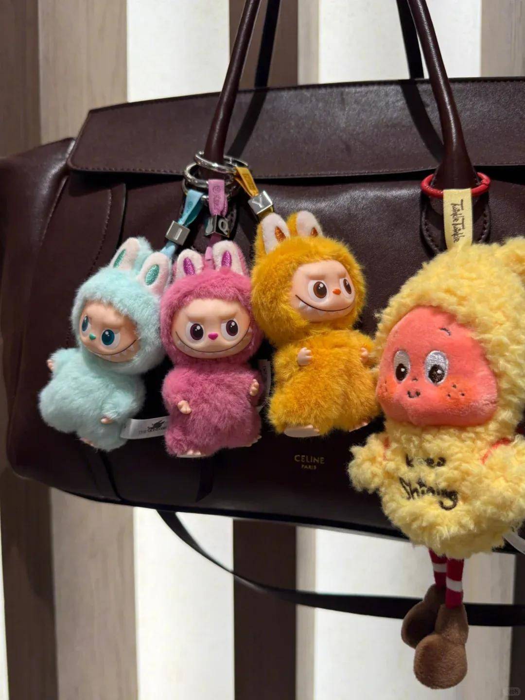 杨幂把钥匙扣扎在马尾上,瞬间实现满39减20!