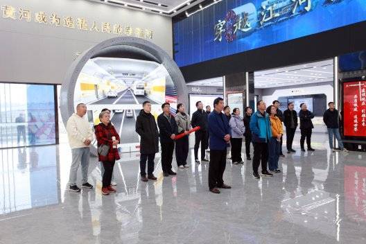 中共山东省委党校（山东行政学院）济南分院2023级党的建设专业在职干部研究生班开展党性教育活动